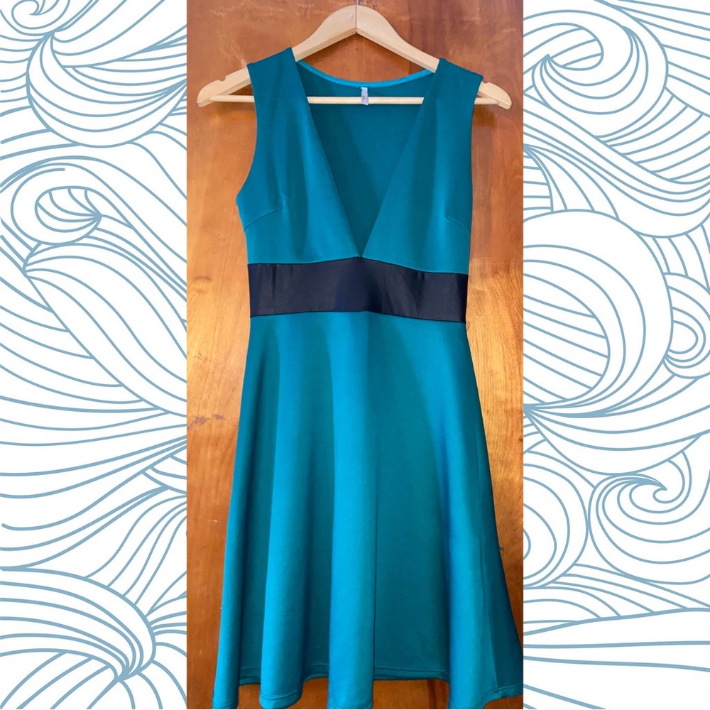 Event Green and Black Pleated Dress